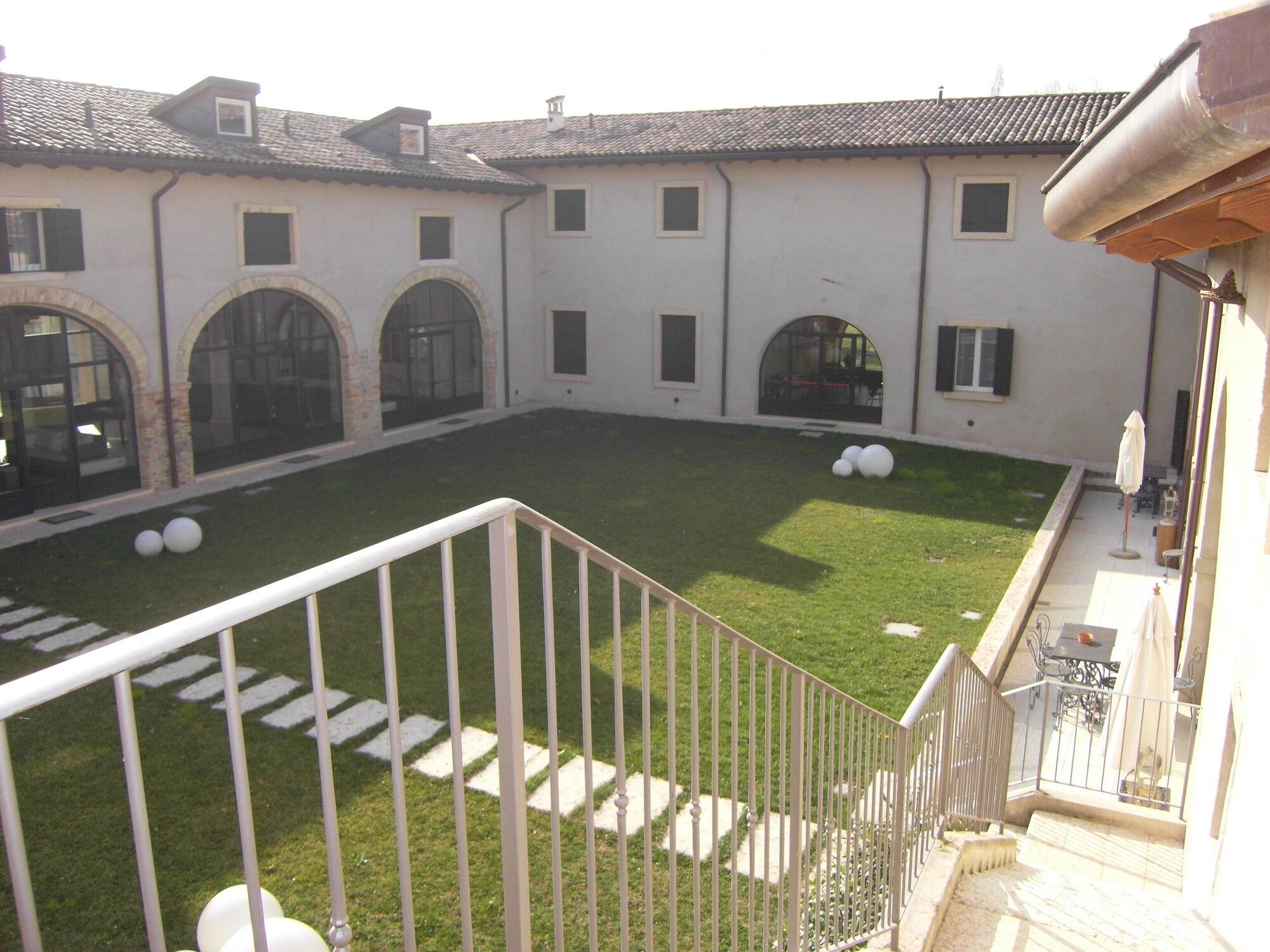 Relais Corte Paradiso Peschiera del Garda Exterior foto